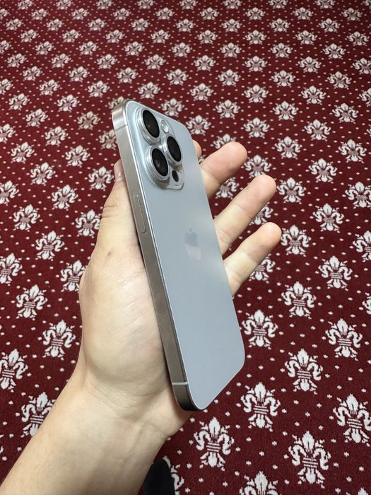 iPhone 15 pro titan