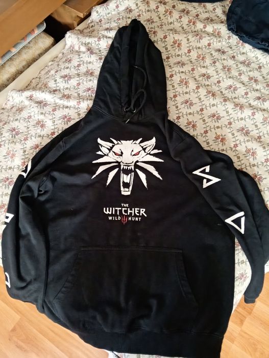 Суичър "The Witcher" размер Л, чисто нов