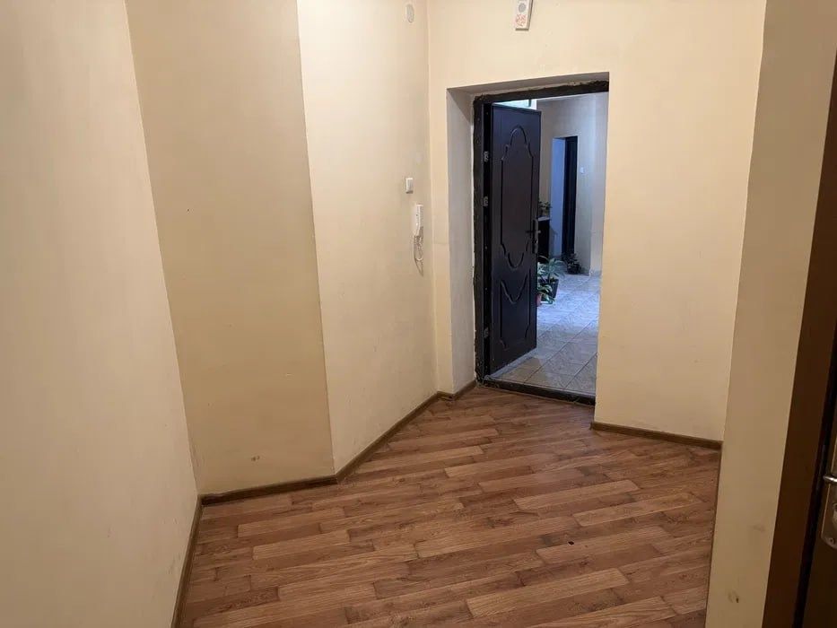 Сергели 6А. 2/2/7. 68 м². 2-станция Метро продаётся квартира