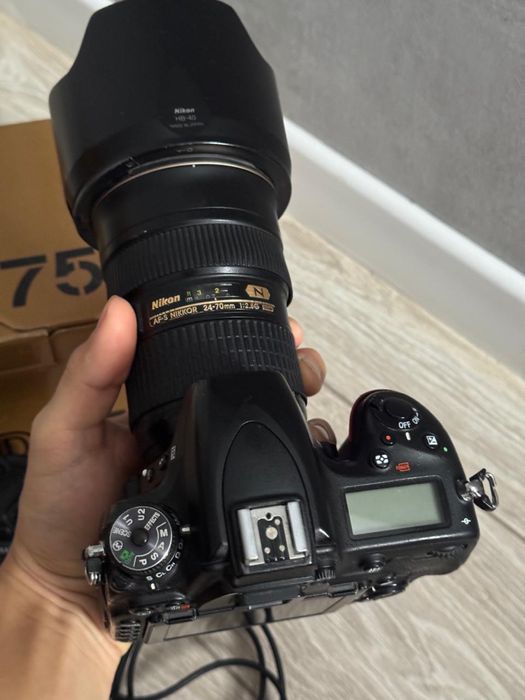 Продам Nikon D750 комплект