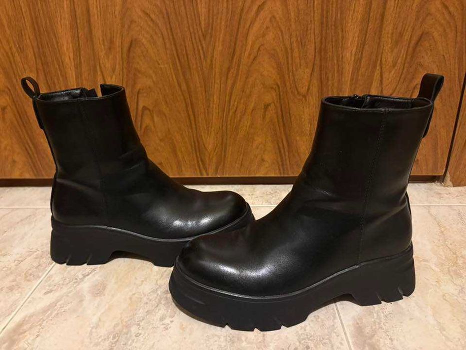 Дамски боти и ботуши