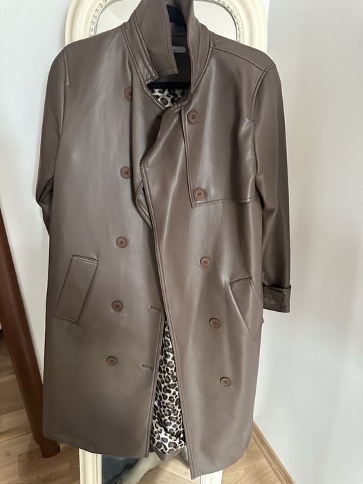Pardesiu din piele sinterica superb si foarte modern