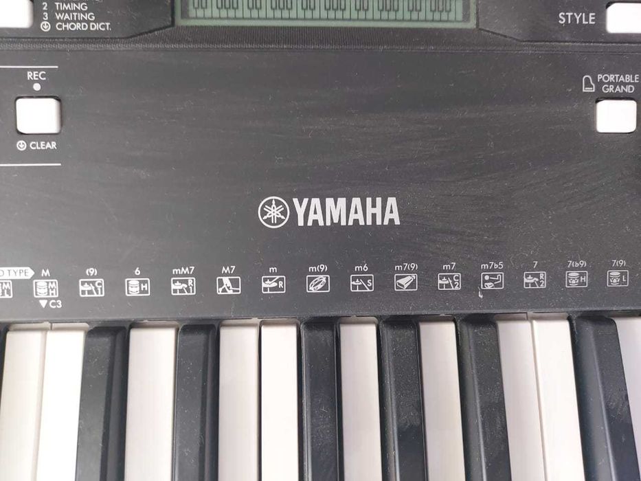 синтезатор Yamaha PSR E373