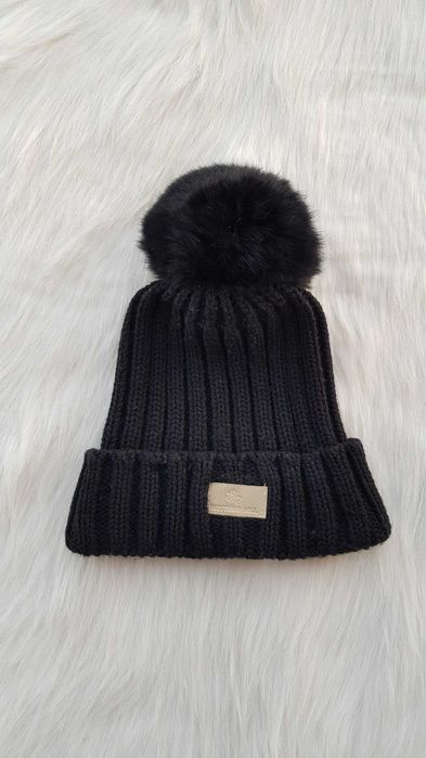 Зимна шапка с естествен пух            .