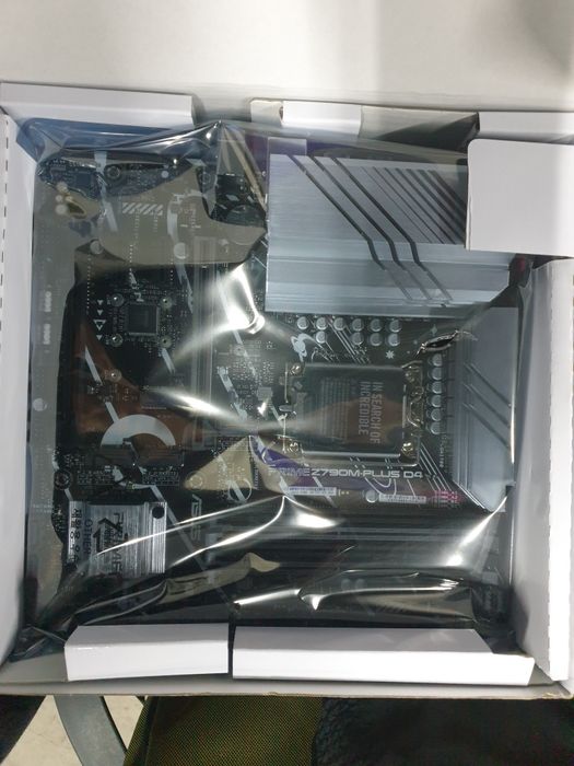 Материнская плата ASUS