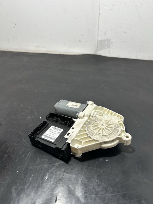 Motoras macara geam dreapta fata Volkswagen Vw Passat B6 1K0959792H