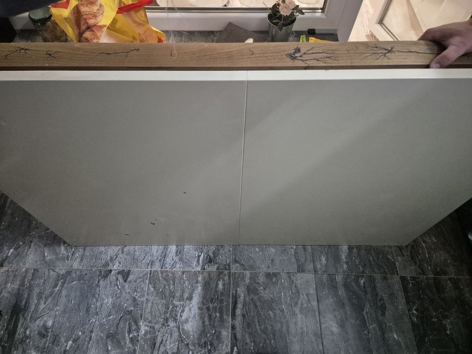 Разтегаема дървена маса с пирография