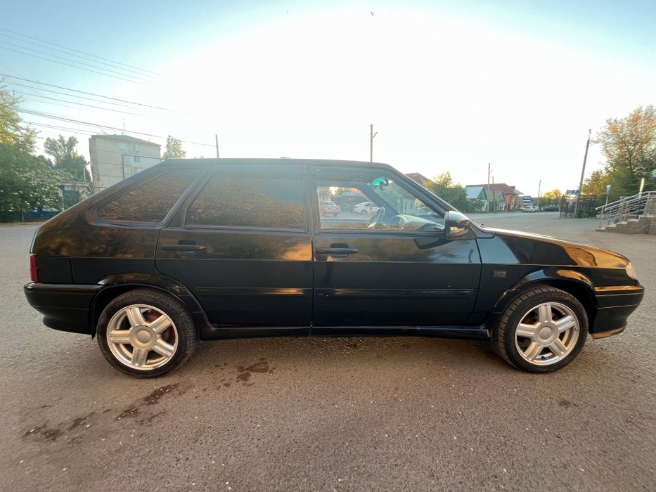 Легковая машина Ваз Лада