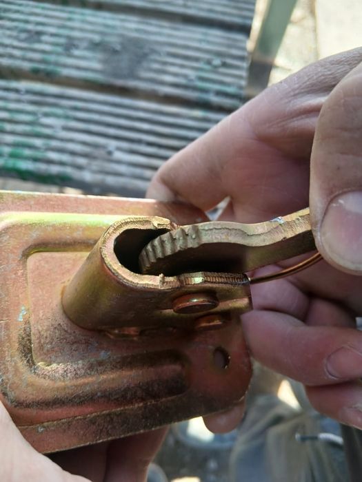 Корета, замки на ополубки