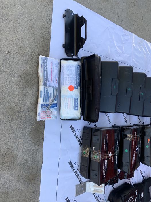 Аптечки и аварийки на бмв