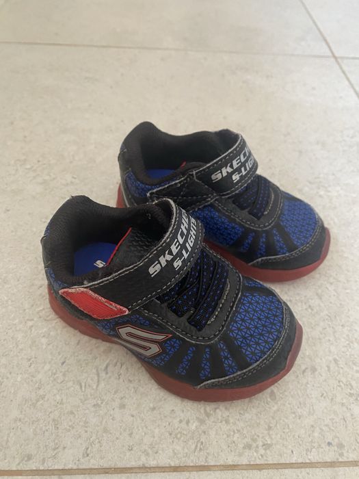 Детски светещи маратонки Skechers S-lights 2 чифта