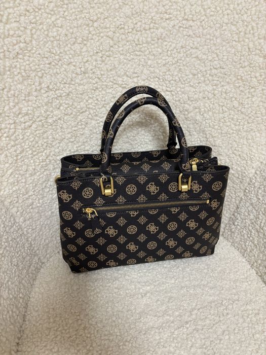 Чанта Guess нова