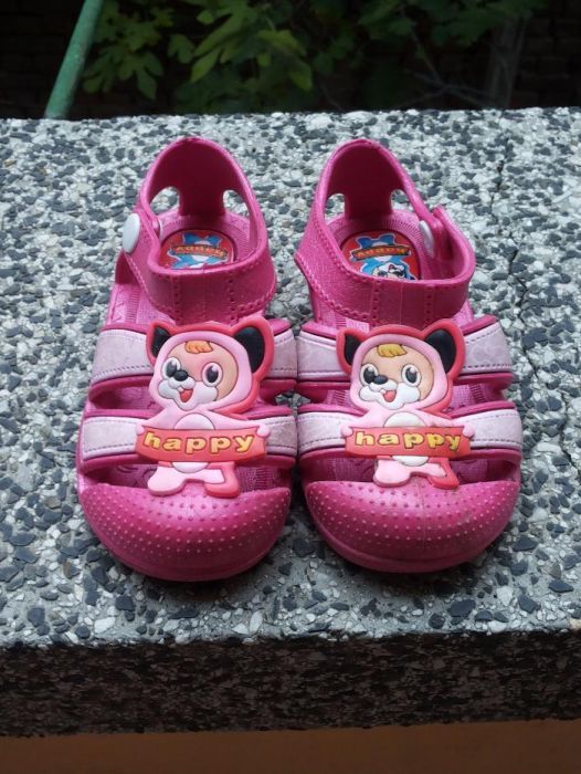 Сандалки, чехлички и пантофки за бебешки крачета