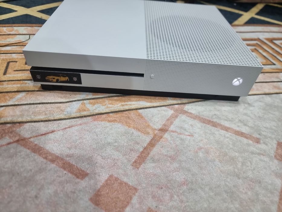 Продам Xbox one s