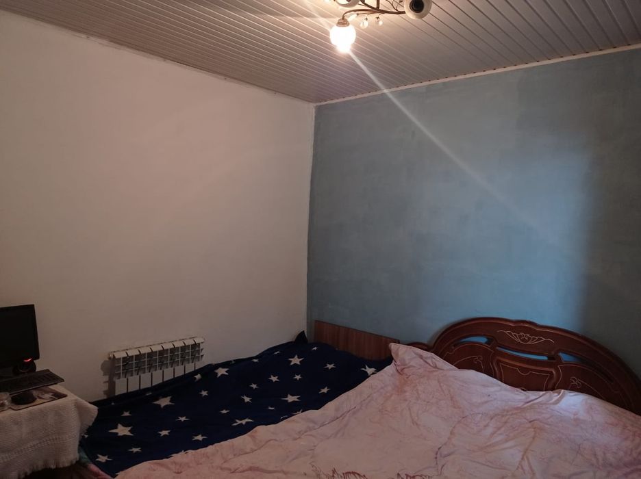 меняю пол дома на квартиру