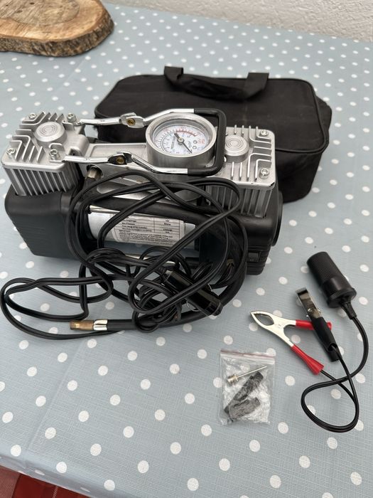 Compresor auto 12v, 2 cilindri, alimentare baterie sau bricheta