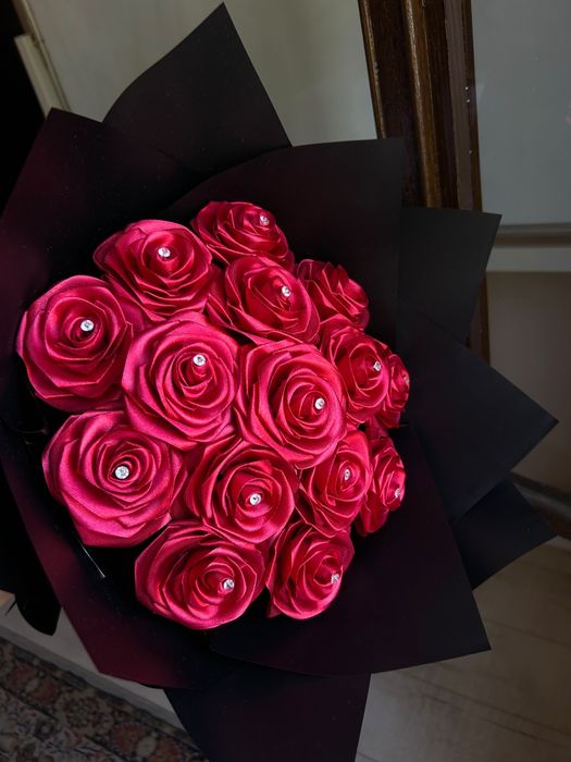 Buchet trandafiri satin