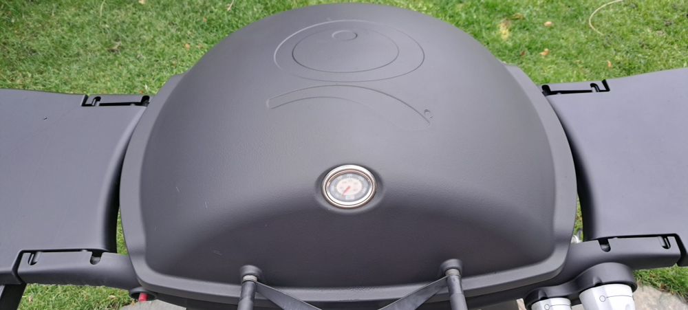 Газово барбекю Weber Q320 с чисто нови скари и горелки0