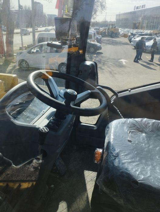 Погрузчик 2 та ковш билан 2026 йил