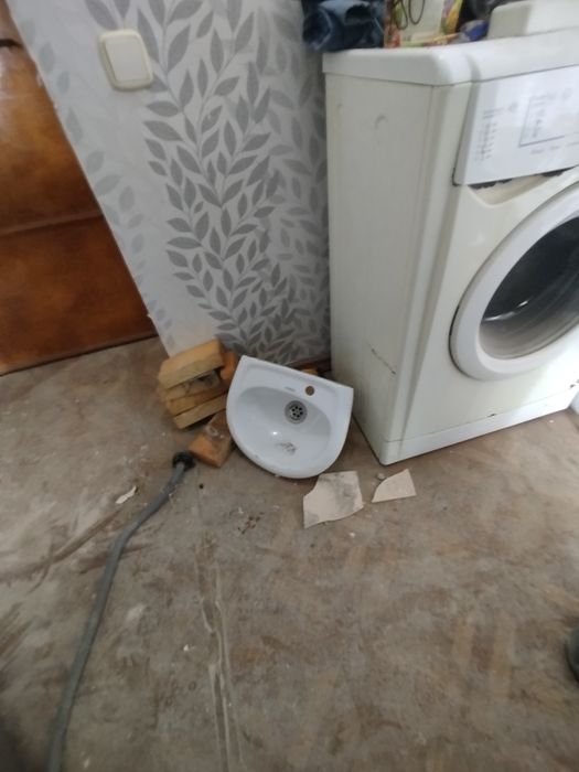 Продам 1 стиральной машинки подишовке
