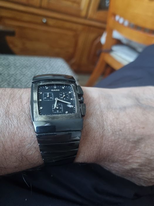 Продавам часовници работят перфектно състояние като нови