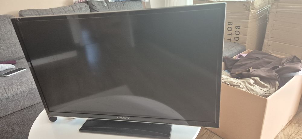 32 инчов LCD телевизор Crown