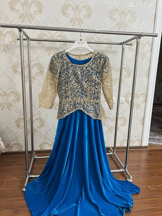 Платье велюровое