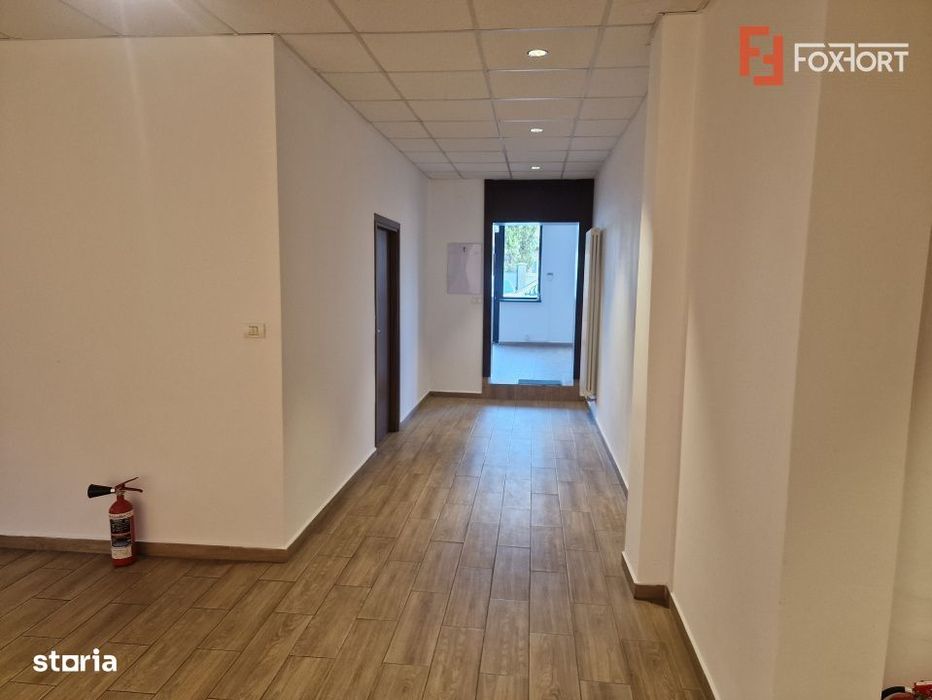Spatiu comercial cu 16 incaperi - zona Mehala