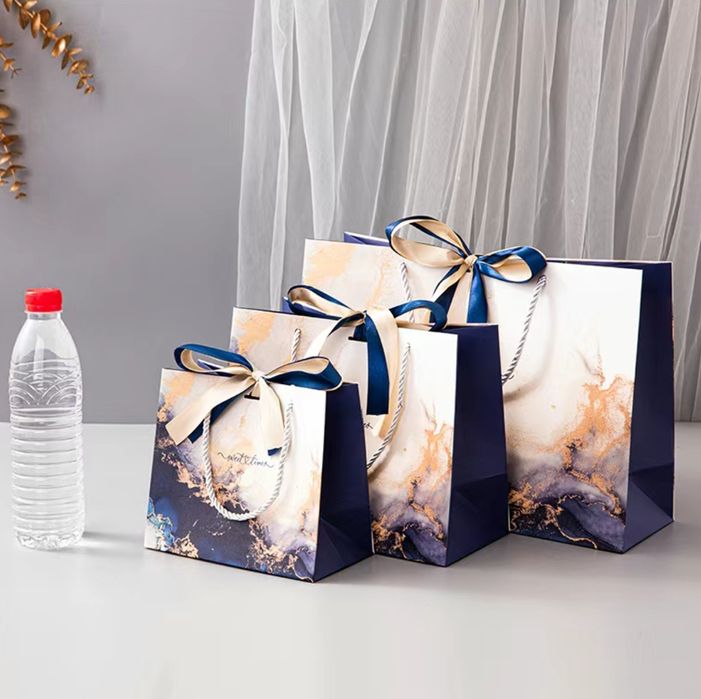 Подарочные пакеты