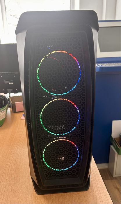 Системный блок  в отличном состоянии