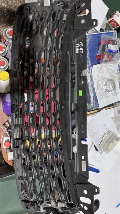 Решетка радиатора для Range Rover Velar