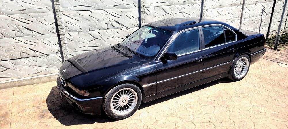 Vând BMW E38 1997