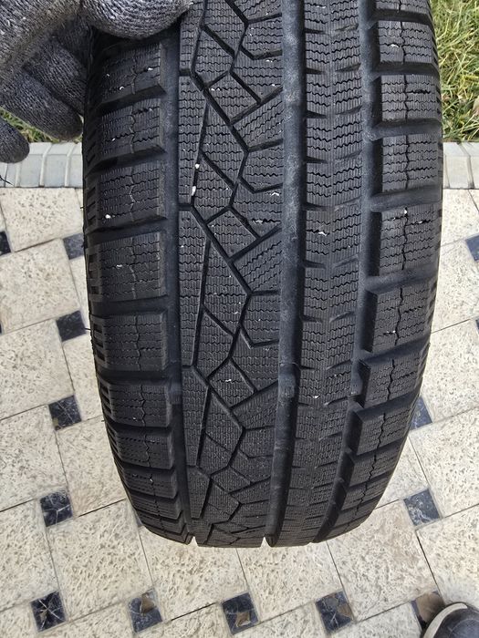 Продаются зимние шины липучки 205/60/16 новые