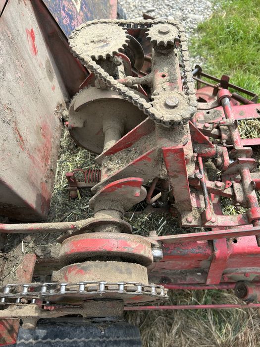 Vând balotieră L.Sgorbati