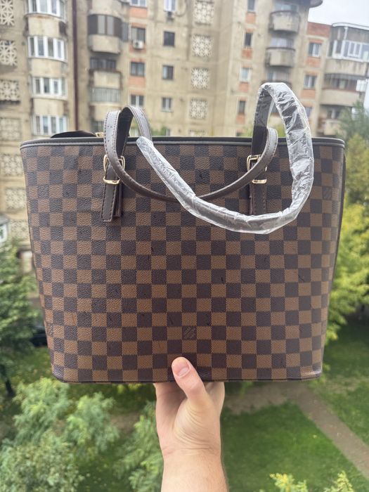 Set geanta si portofel LV