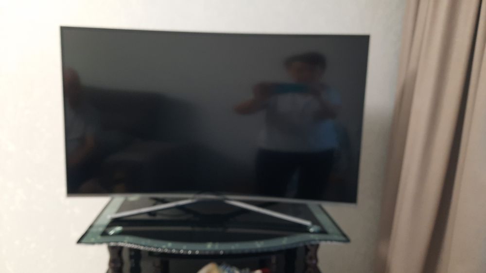 Срочно продам стол под телевизор