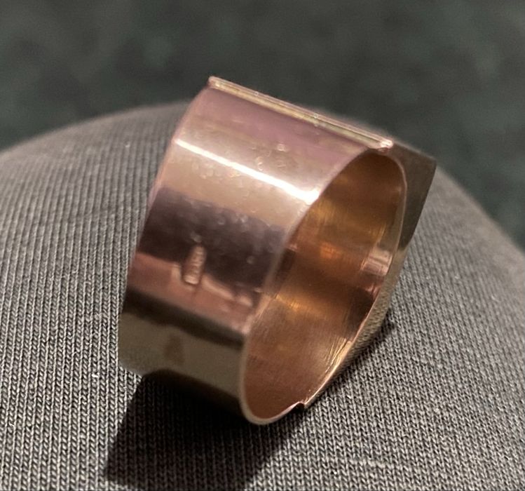 Золотой колцо 22гр, цена за гр 1млн сум