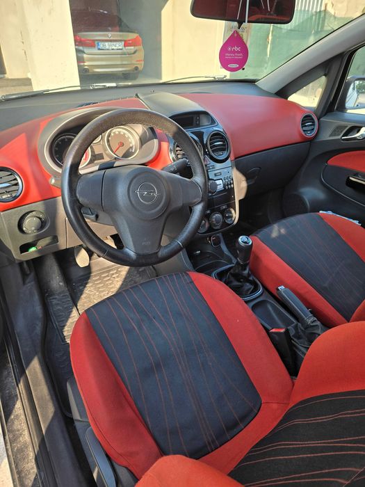 Vând Opel Corsa D an 2008 | 1.2 benzina | 140.000 km