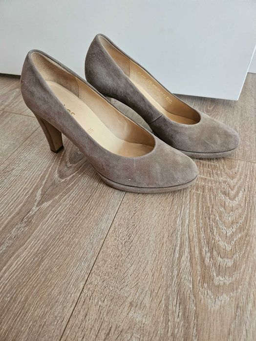 Продам женские туфли