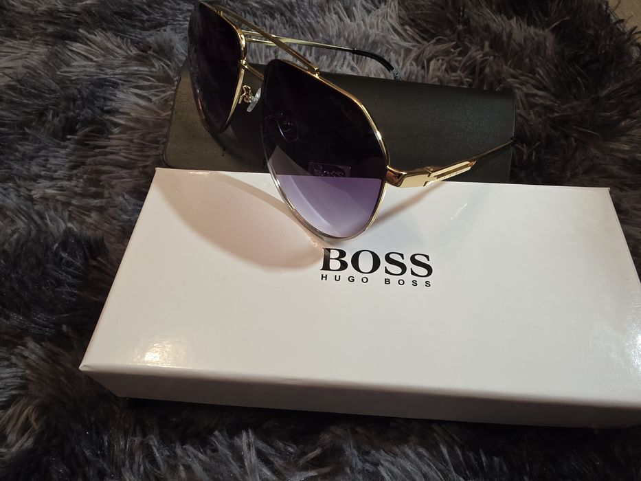 Продавам оригинални Чисто нови слънчеви очила Boss