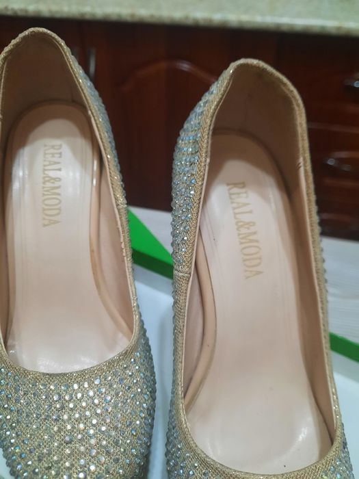 Свадебные туфли почти новые