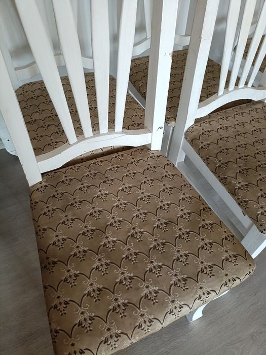 Продам стол со стульями 6 шт, б/у СРОЧНО