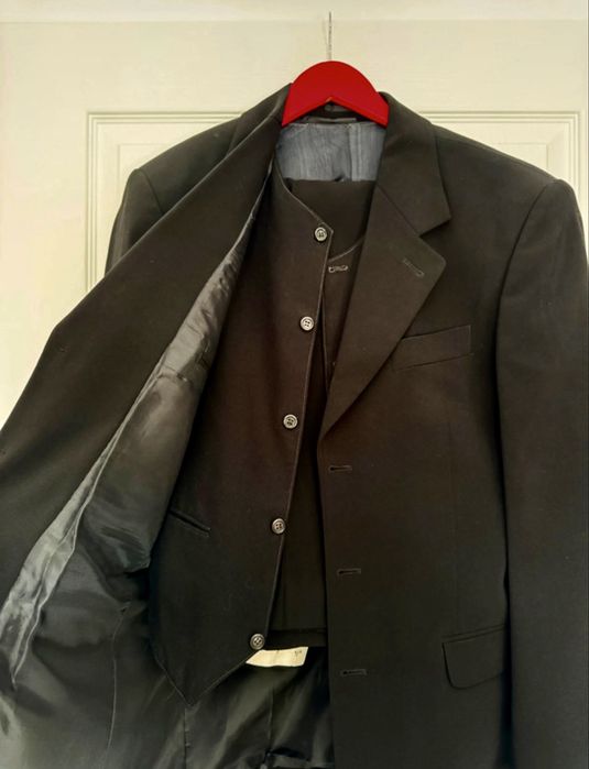 Costum barbatesc facut la comanda marimea M