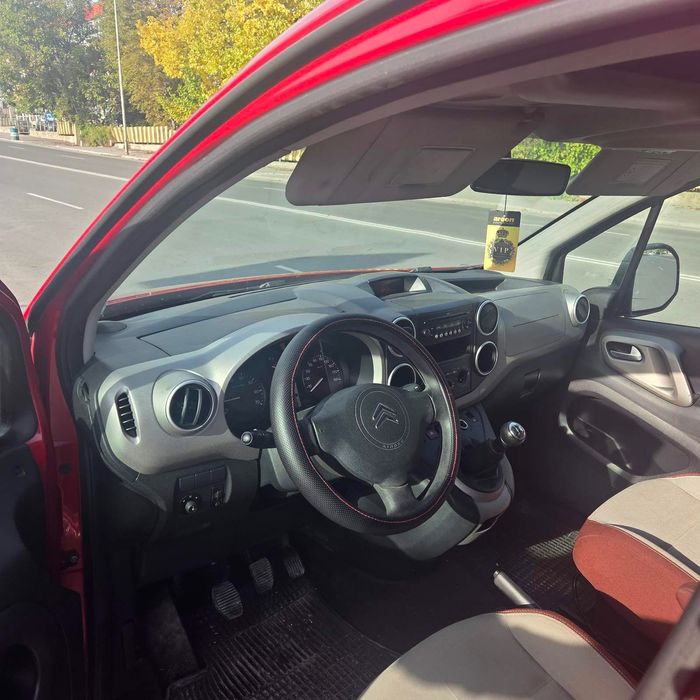 Citroen Berlingo 1.6HDI. На части. 2012г.