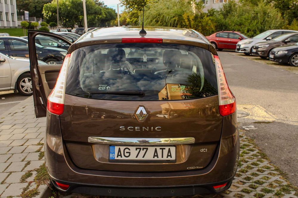 RENAULT Grand Scenic 2012 — imagine 2