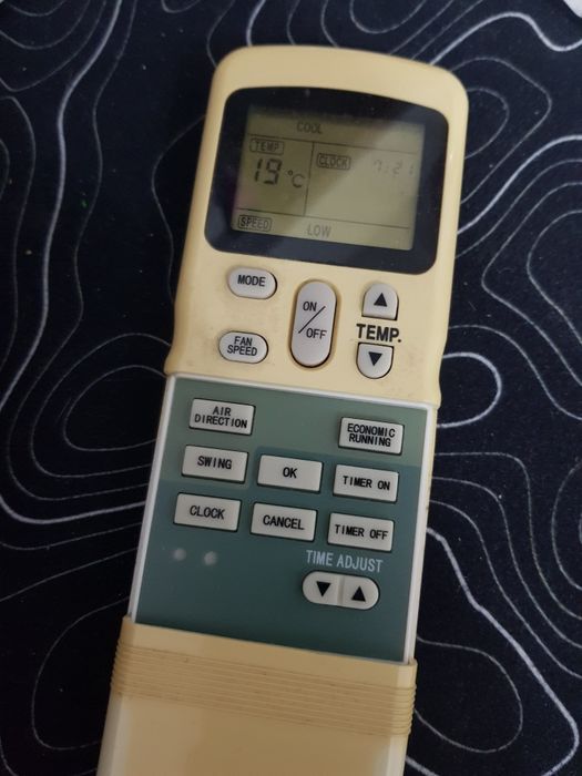 Климатик Midea..