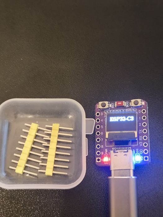 Vand placuta dezvoltare cu ESP32-C3 si display 0.42 inch