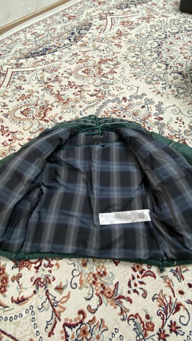 Пуховик от бренда ARMANI EXCHANGE