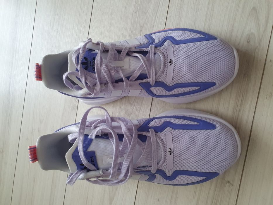 Vand incaltaminte Adidas