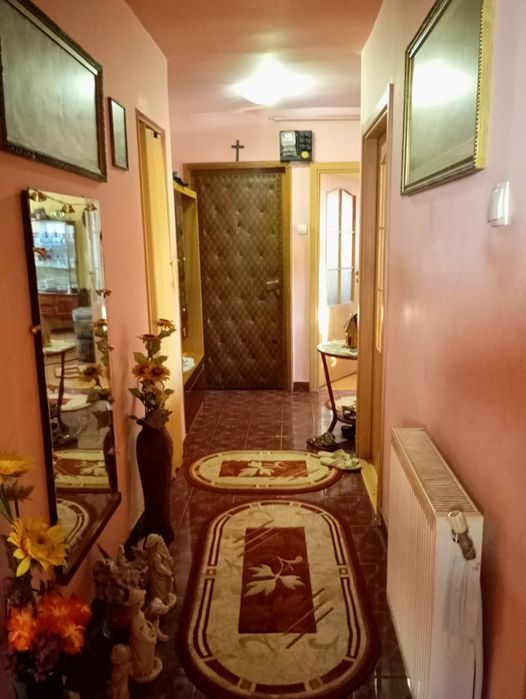 Vand apartament 3 camere